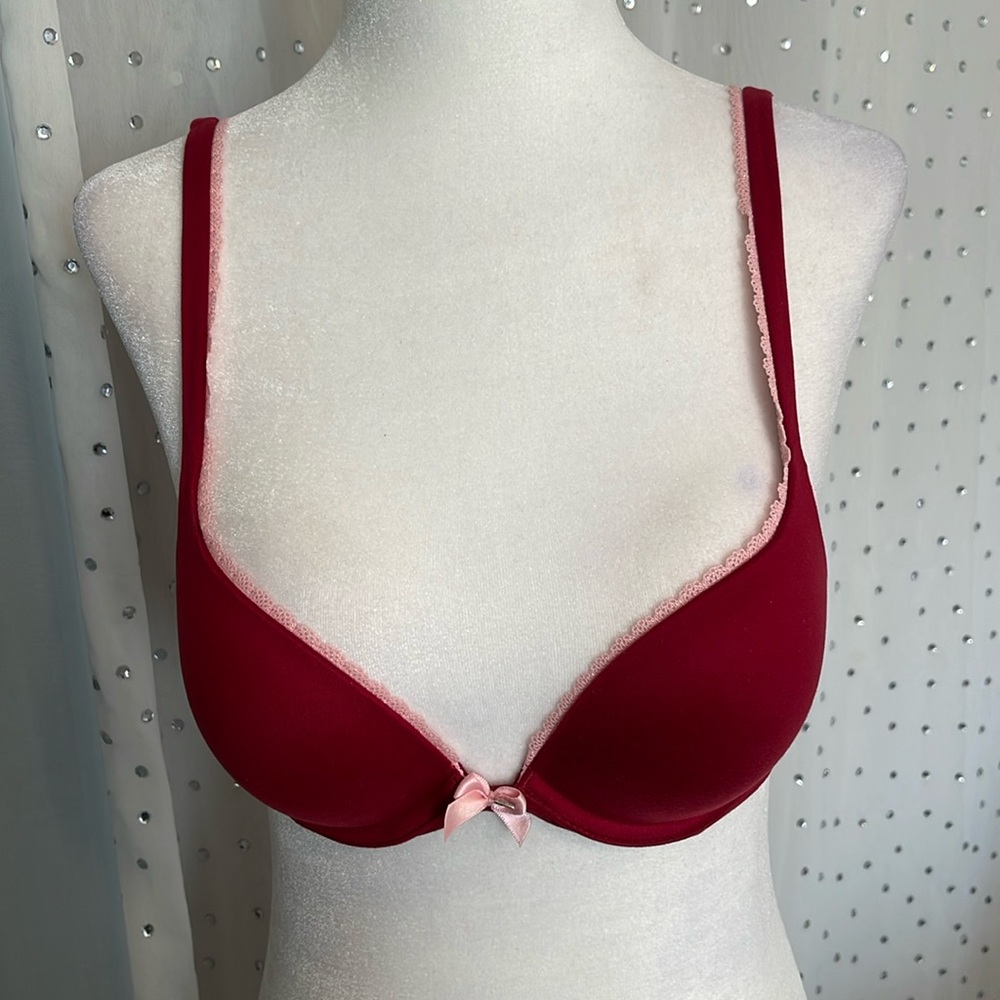 Body by Victoria padded push up bra size 32B.